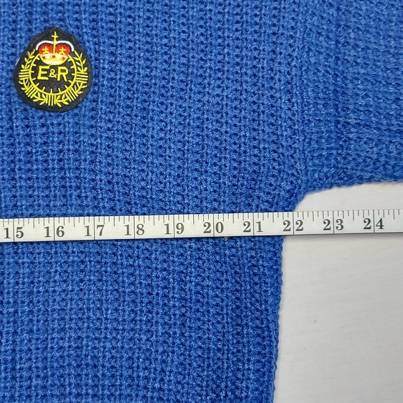 New Logic Blue Crew Neck Knit Sweater with Crest, Large, NWT - Picture 11 of 11